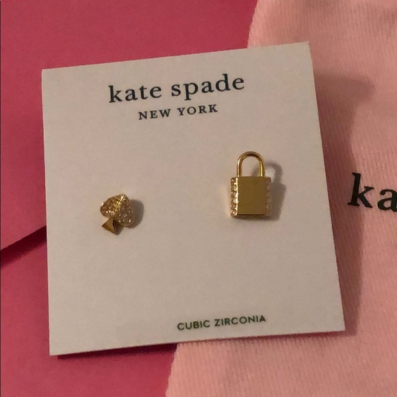 NWT Kate Spade Lock Spade stud earrings - Picture 9 of 9